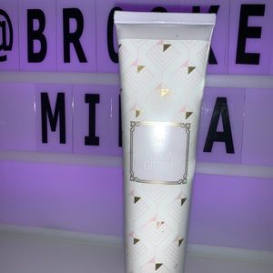 Ariana grande Ari body lotion